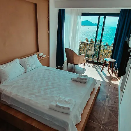 Deniz Hotel *